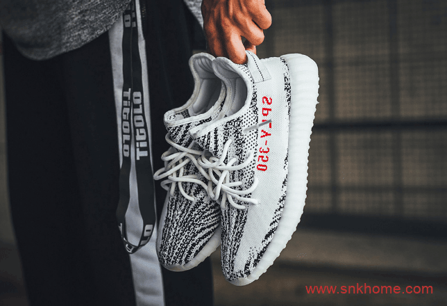 阿迪达斯椰子白斑马复刻 Yeezy Boost 350 V2 “Zebra”亚洲限定白斑马你买到了吗