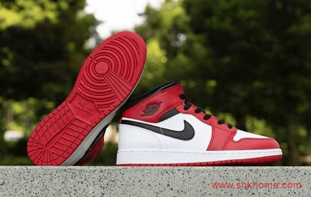 AJ1小芝加哥 AJ1元年白红 Air Jordan 1 Mid GS “Gym Red 白红AJ中帮发售日期 货号：554725-173