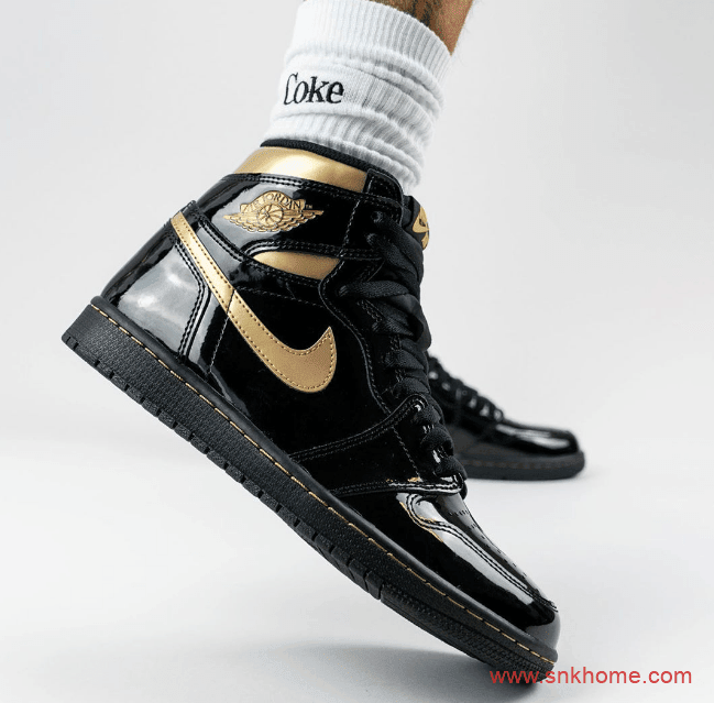 Air Jordan 1 High OG AJ1黑金漆皮上脚图曝光 货号：555088-032