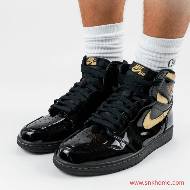 Air Jordan 1 High OG AJ1黑金漆皮上脚图曝光 货号：555088-032