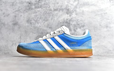 阿迪达斯坏痞兔联名蓝色低帮板鞋Bad Bunny x adidas Gazelle Indoor Trainers "Benito"阿迪达斯蓝色德训鞋货号IF9734