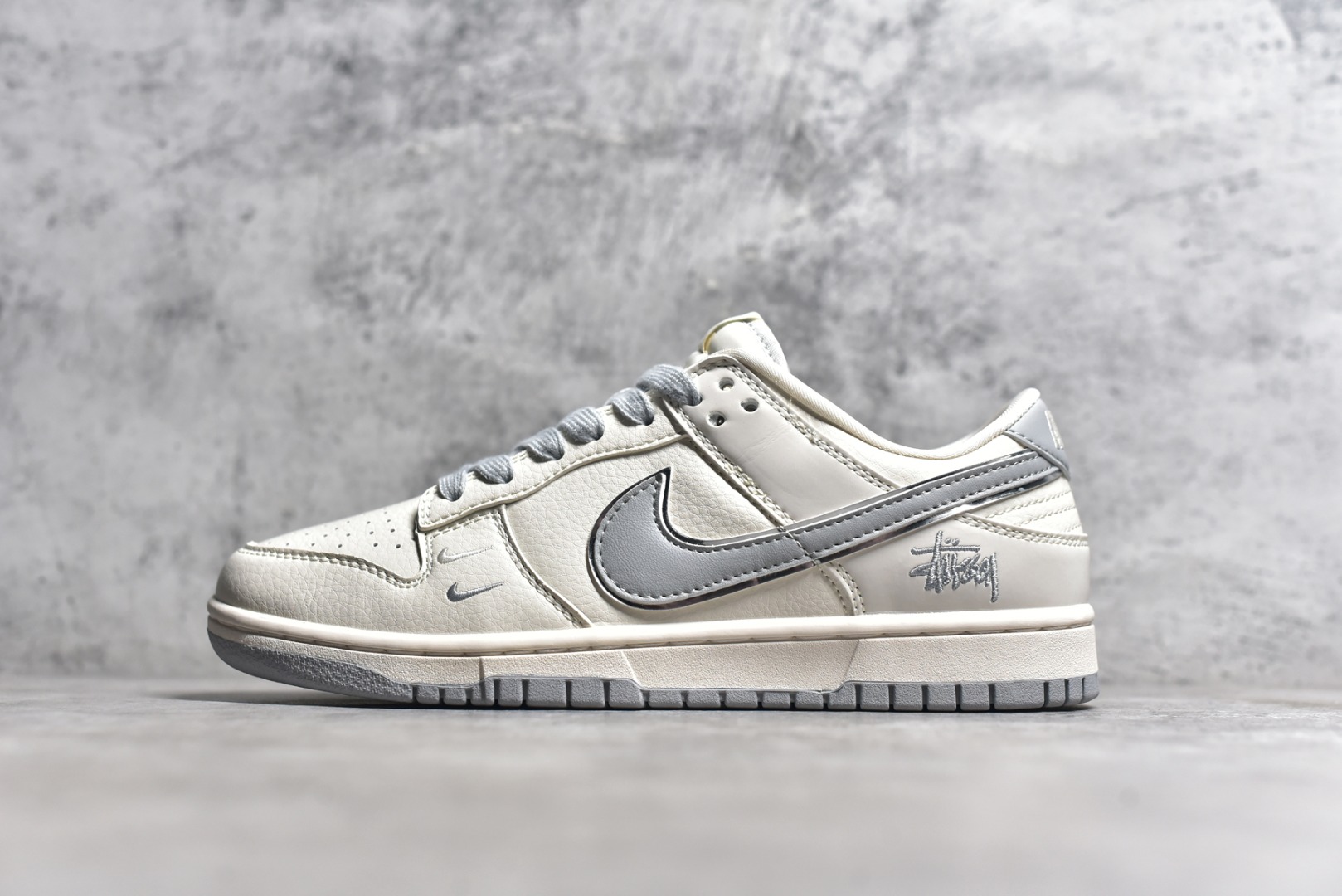 DQ1098-377,Stussy x Nike SB Dunk