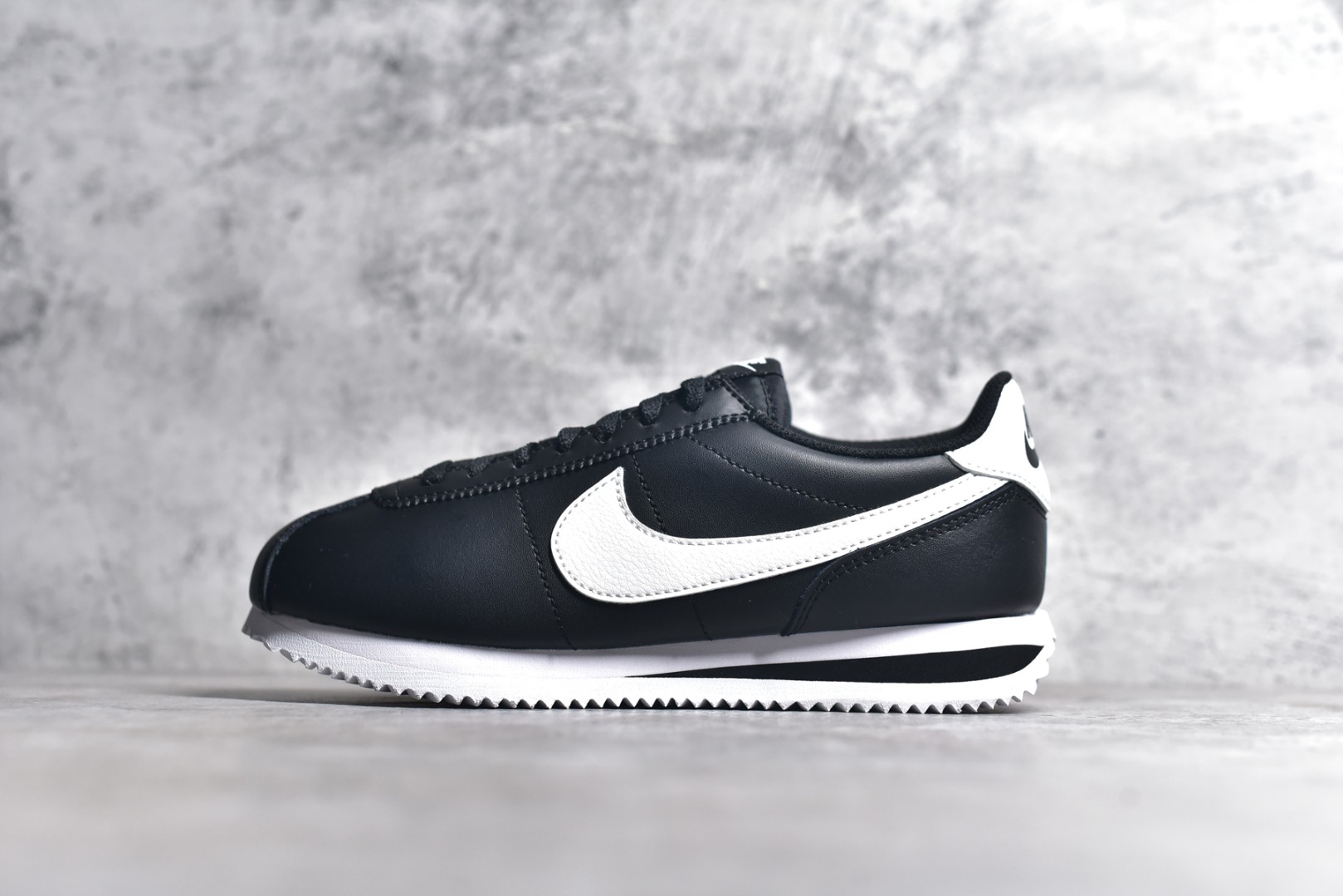 DM4044-001,Nike Classic Cortez Leather,耐克阿甘黑白