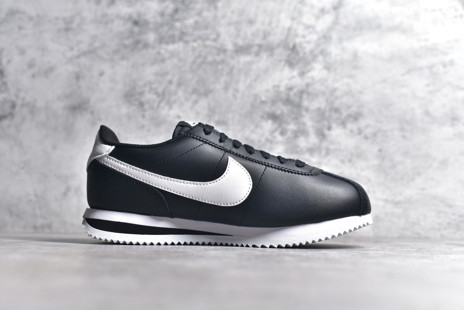 DM4044-001,Nike Classic Cortez Leather,耐克阿甘黑白