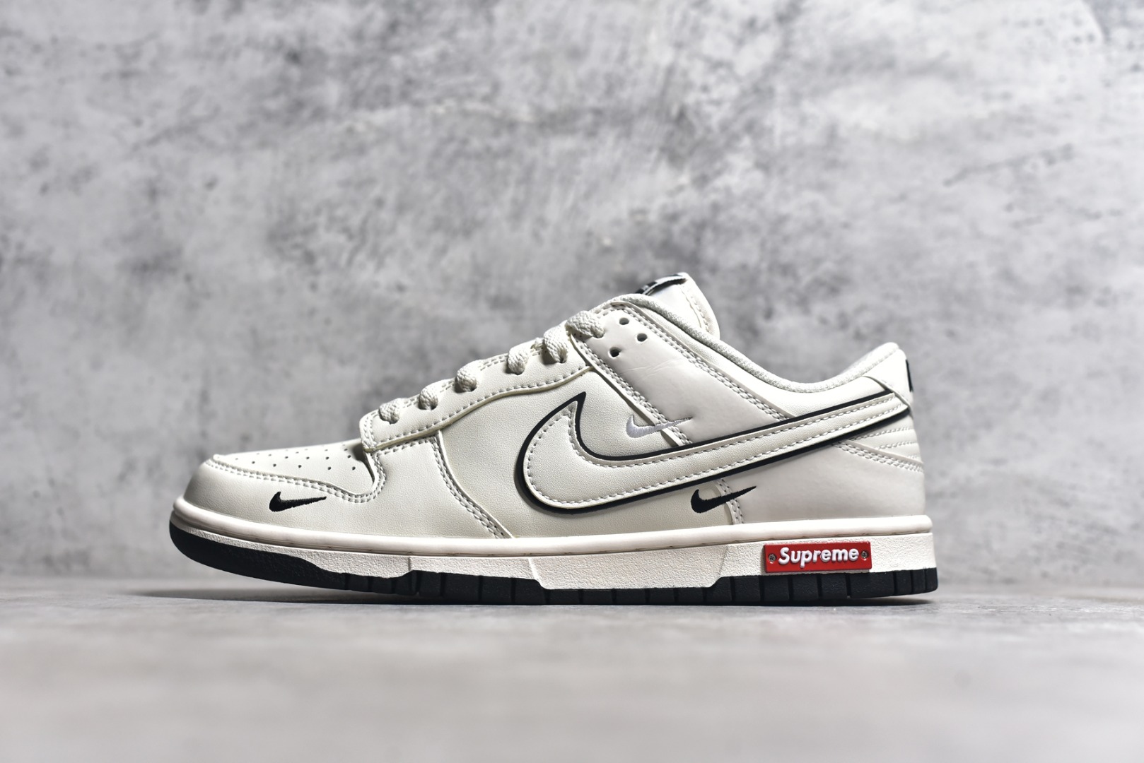 DJ2024-006,NIKE SUPREME,耐克米白板鞋