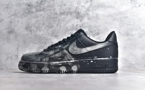 耐克空军黑色低帮二次元Nike Air Force 1‘07耐克空军涂鸦货号CW2288-012