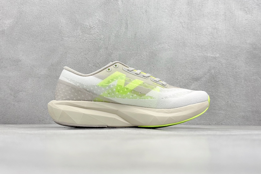 MFCXLUM,New Balance FuelCell Rebel V4